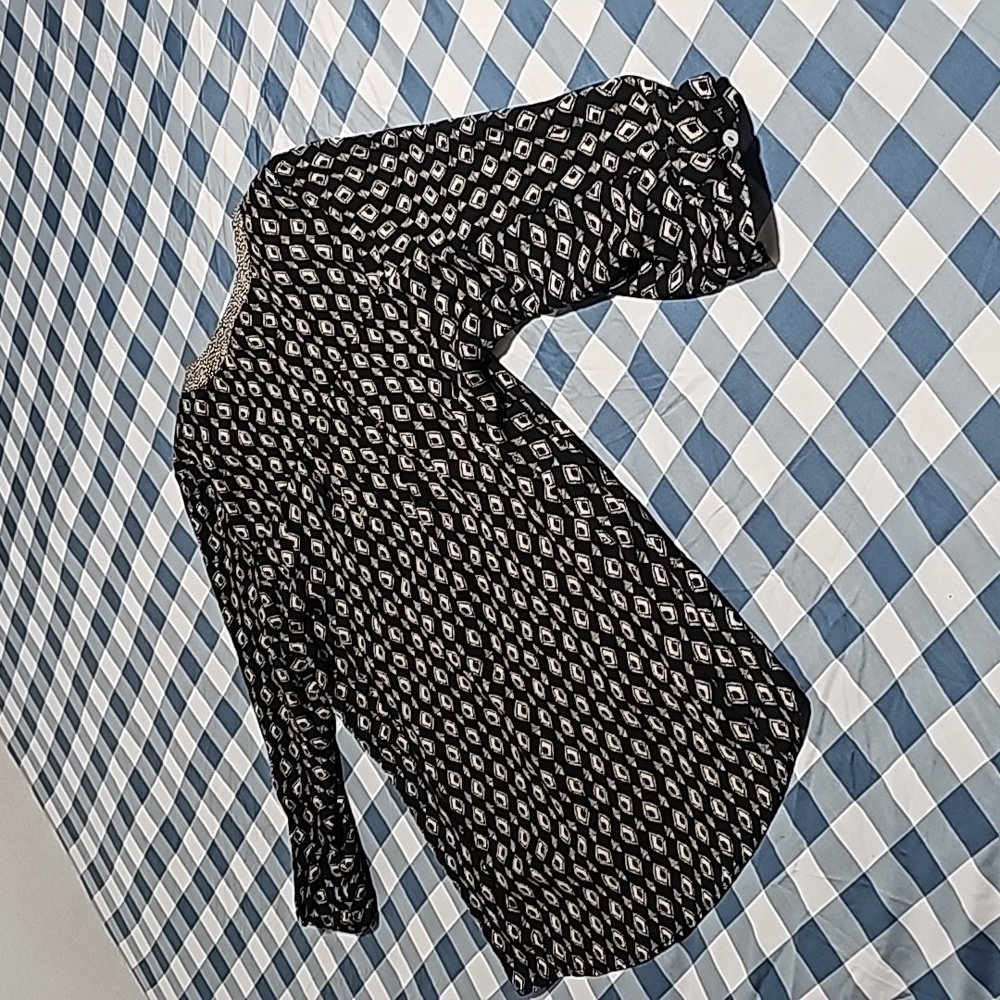 DR2 BY DANIEL RAINN Printed Tassel Tunic Top - Picture 12 of 16